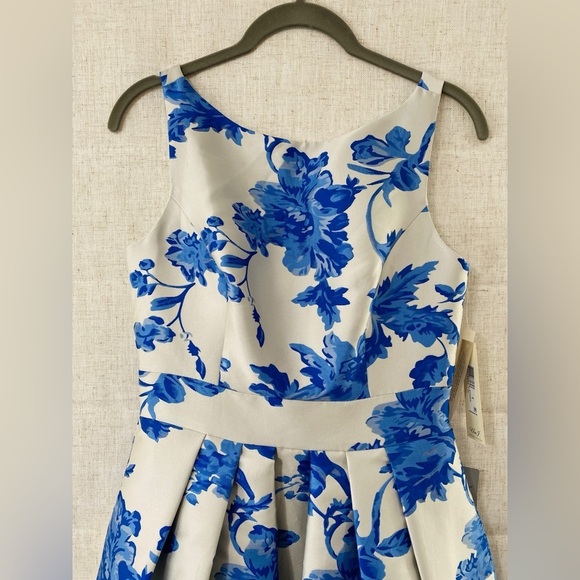 NWT Eliza J Jacquard Creamy White and Blue Floral Pleated Gown, Size 2 - Picture 6 of 16